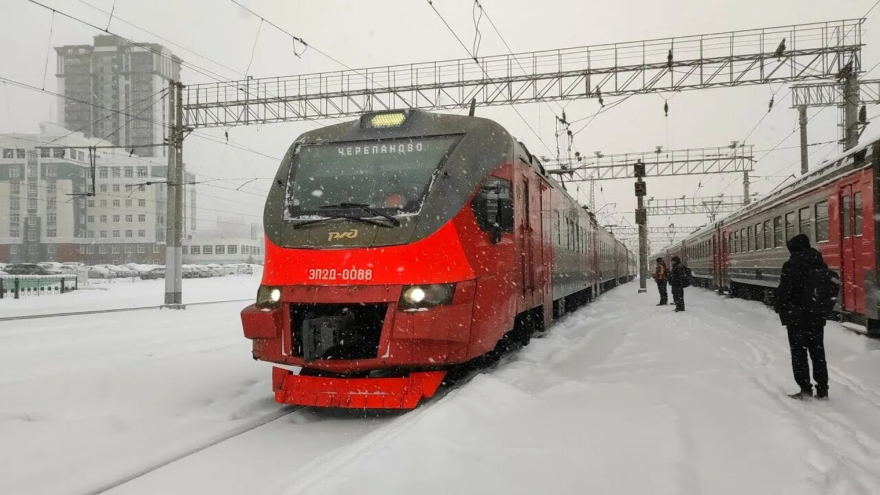 Поезд новосибирск татарская. Эп2д электропоезд. ПСН электропоезда эп2д. Новая ЖД платформа игора. Электричка 7142.