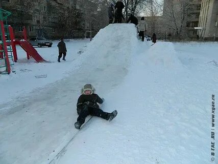 Сделать горку из снега своими руками