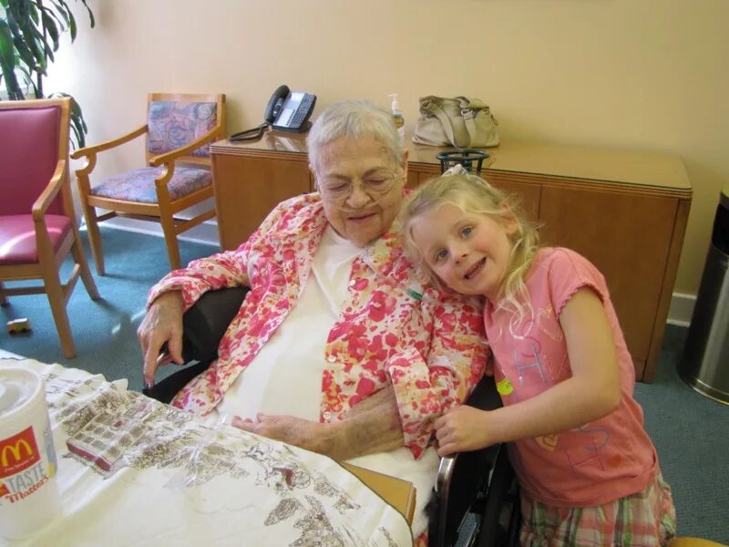 Visit grandmother. бабушка рисунок для детей. бабушка и внук. Visited my granny. подпись к фото с внуками.