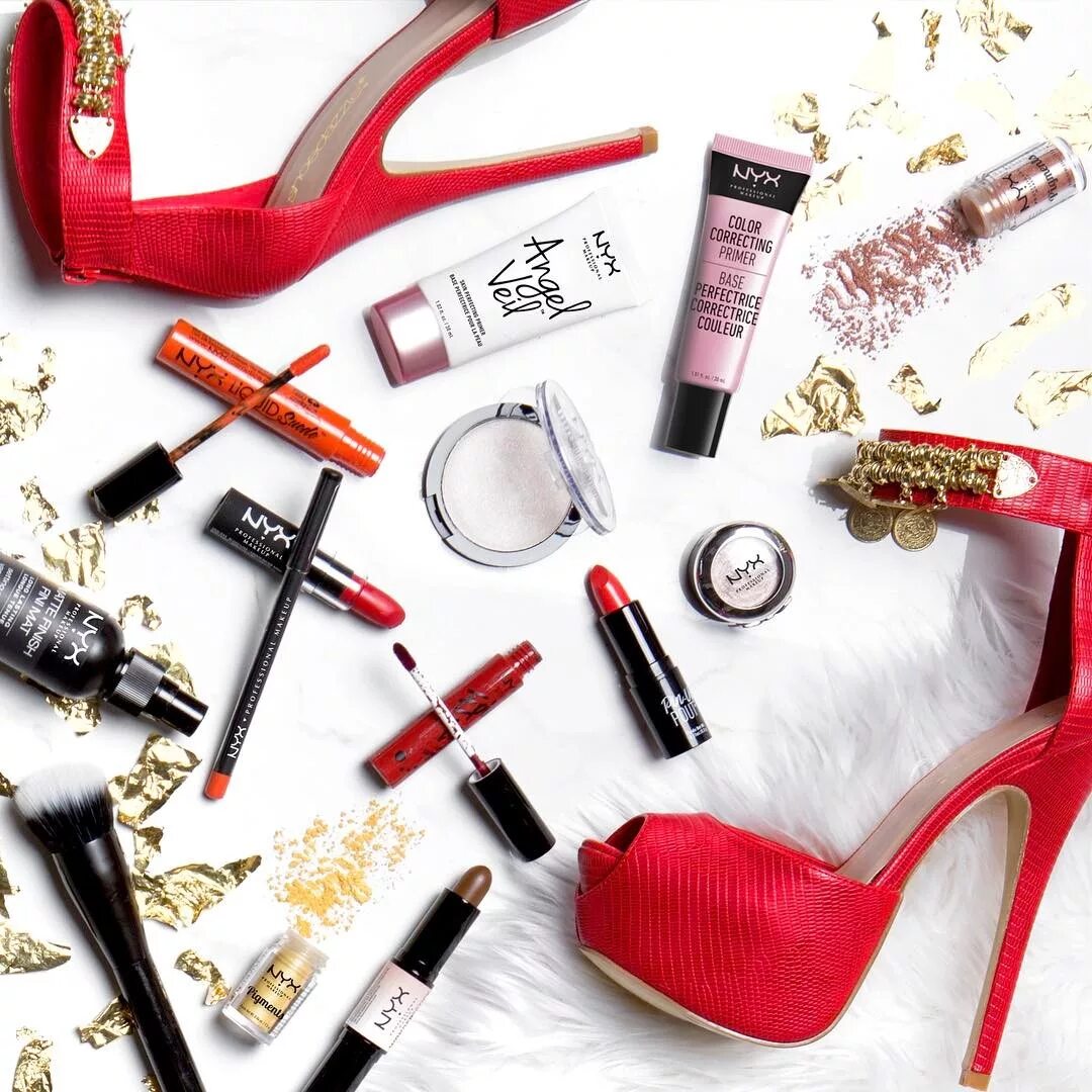 ассортимент косметики. косметика обложка. косметика товары интернет магазин. косметика товары интернет магазин. декоративная косметика.