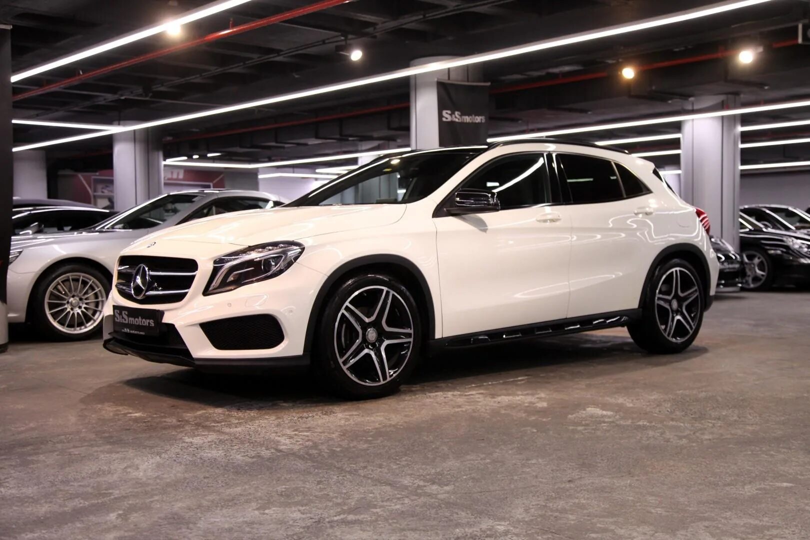 Mercedes 200 цена. Мерседес GLA 200. Mercedes GLA 200 AMG. Mercedes GLA 200 седан. Мерседес Benz GLA 200 седан.