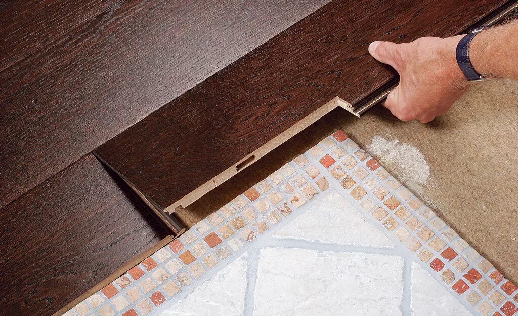 Пробковый стыковочный порожек. Стыковочный порог между плиткой. Порожек стык spc плитки 5 мм. Как сделать стык ламината. Как сделать стык ламината.