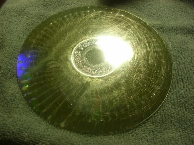 Полировка диска царапин. Полировка cd дисков. машинка для полировки дисков cd dvd. полировщик дисков blu-ray. как отполировать компакт диск.