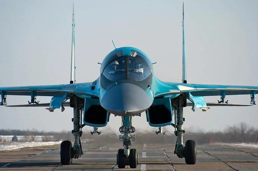 Истребитель-бомбардировщик Су-34. Самолет бомбардировщик Су 34. Су-34 утенок. Самолет утенок Су 34.