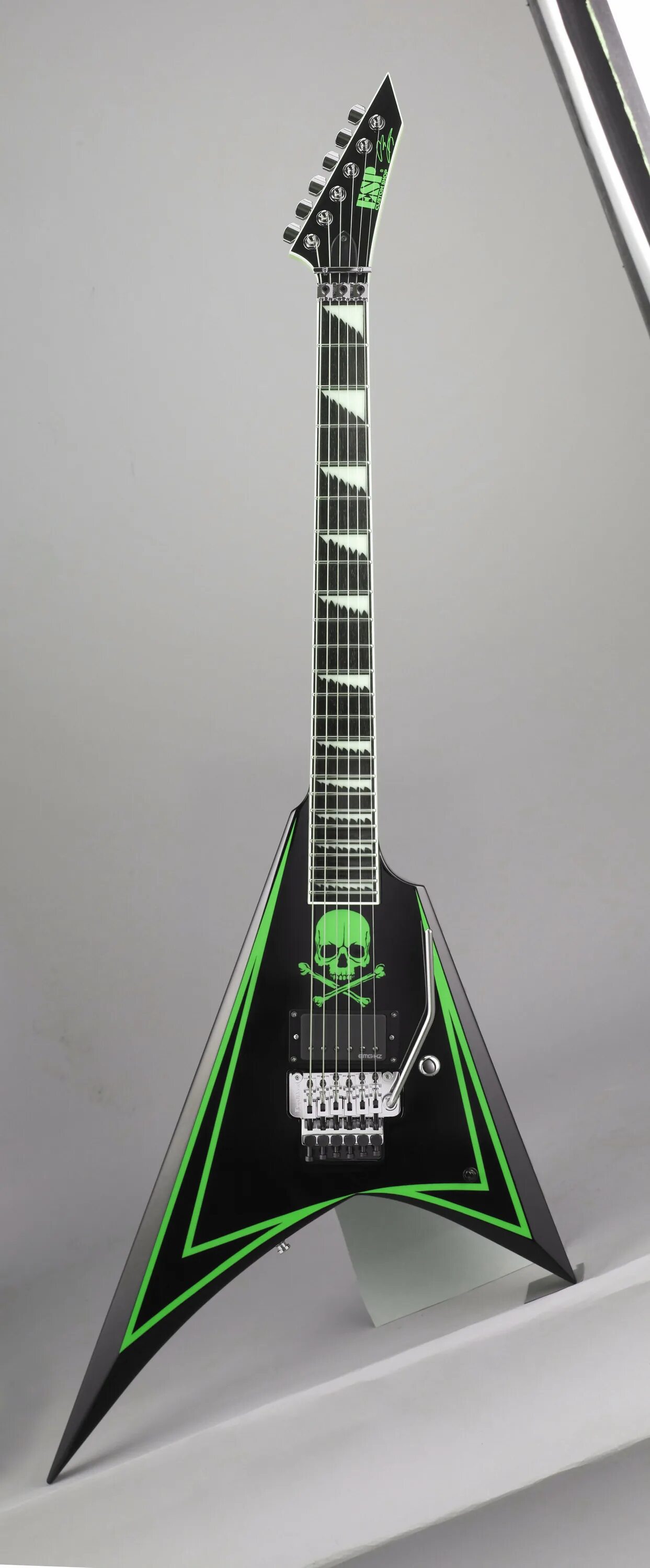 Esp alexi. Гитара esp alexi laiho. esp алекси лайхо. alexi laiho greeny. alexi laiho jackson rr.