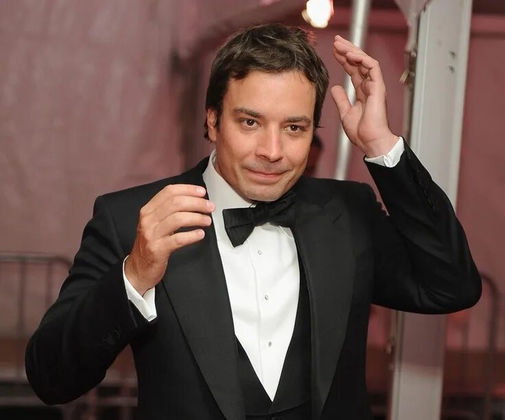 Ведущий вечернего шоу. Джимми фэллон. jimmy fallon. нужен ведущий. джимми фэллон фото.