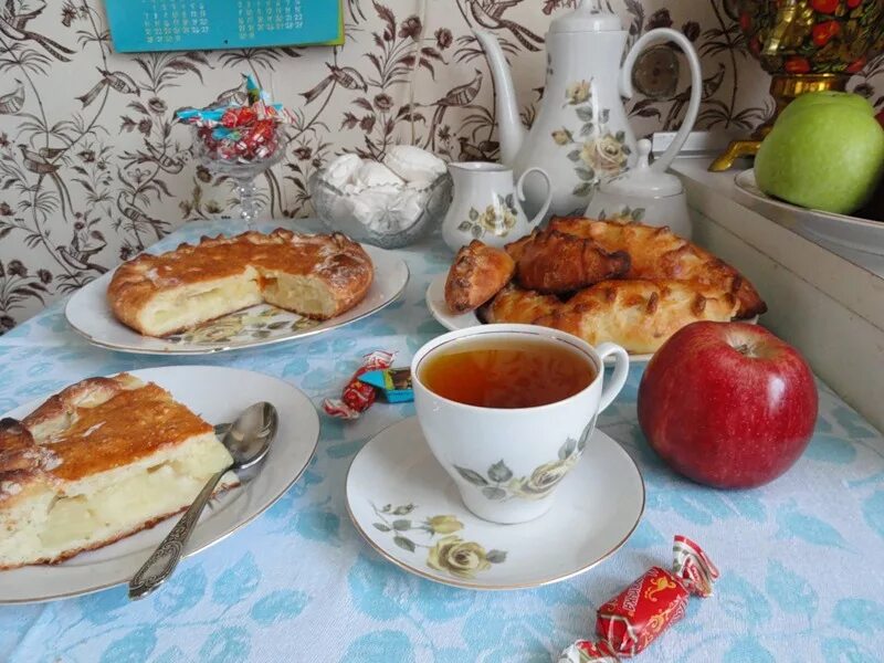 Заходи на ужин. Цитаты про ужин. Пригласительные на обед. Приглашаю в гости. Заходи на ужин.