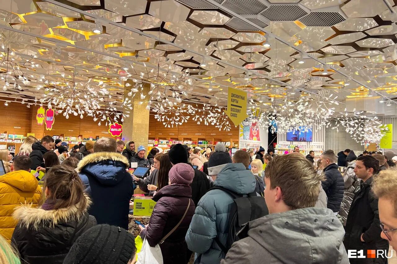 Золотой пассаж. Золотой пассаж. Золотой пассаж. Ветошный переулок 9 тц никольский пассаж. Тц афимолл золотое яблоко.