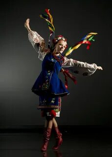 Народные танцы девушка