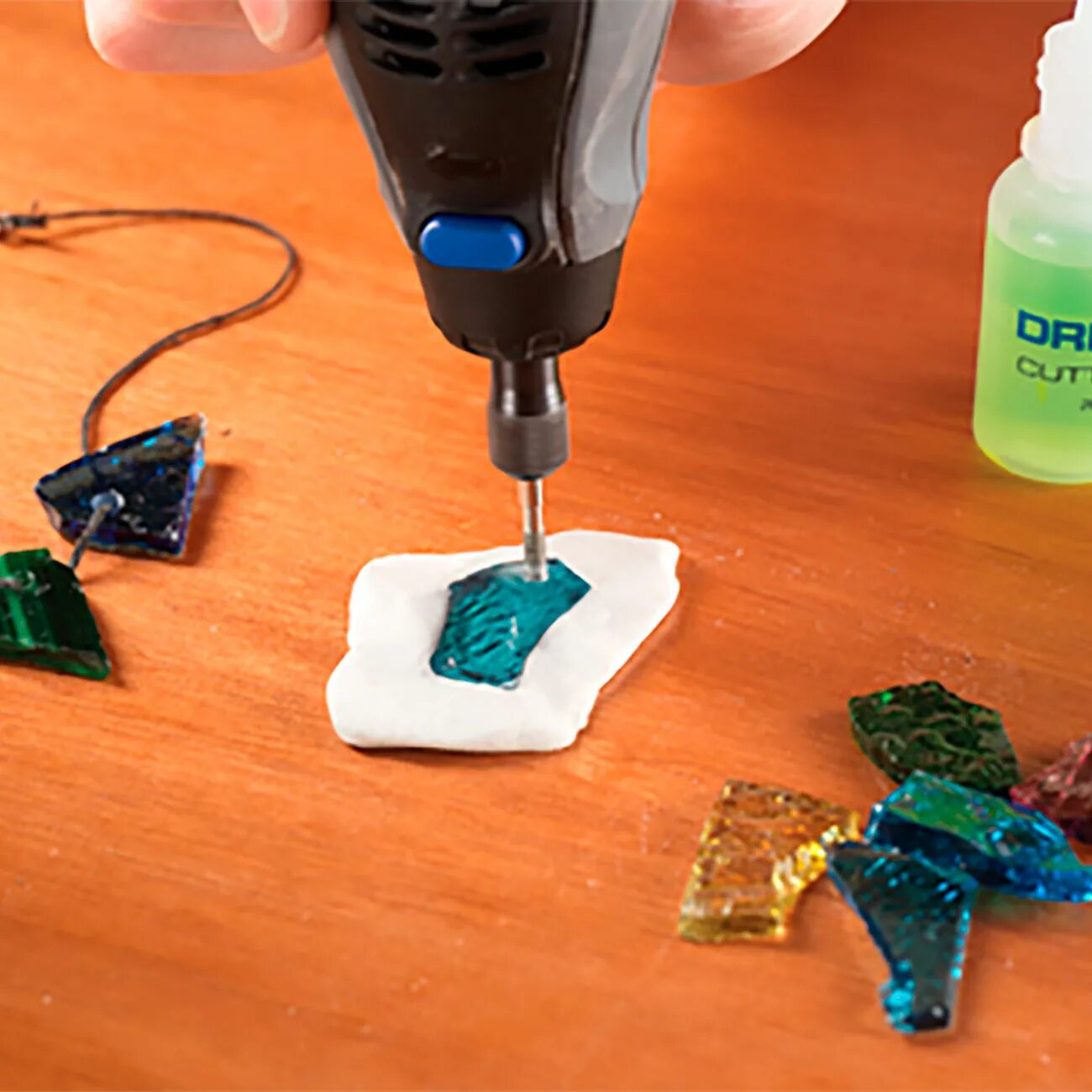 бормашина для резьбы по дереву. Dremel 3000 насадка фреза. гравер для дерева. резьба по дереву гравером дремель. изделия с помощью гравера.