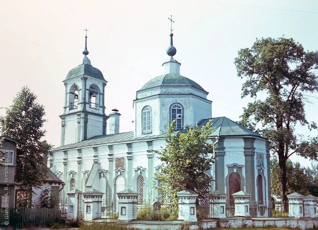 Казанский храм дмитров. Казанский храм дмитров. Храм казанской иконы в дмитрове. Собор казанской богоматери в дмитрове. Церковь подлипичье дмитров.