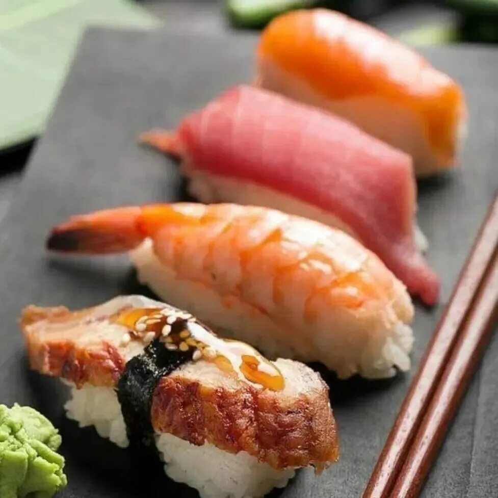 нигири суши. Good food суши. пицца роллы. Good food суши. японская еда суши школа.