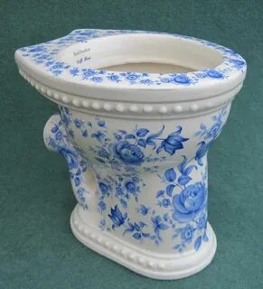 Фаянсовый унитаз