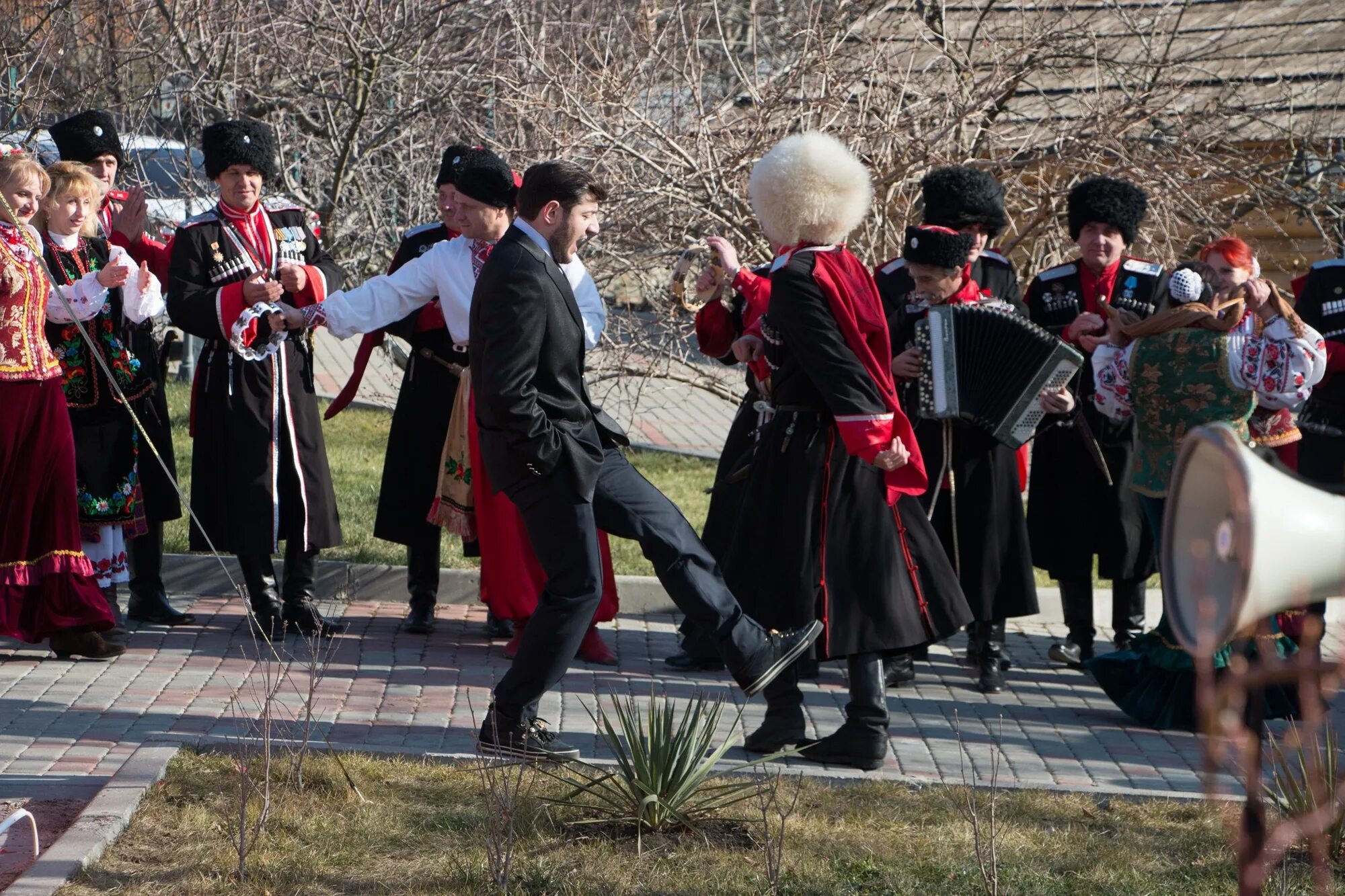 Казаки донские 1900. 11-я гвардейская казачья кавалерийская дивизия. Фамилии казаков станиц 1-го донского округа войска донского. 6 я кубано терская казачья дивизия. Сериал казаки антон пампушный.