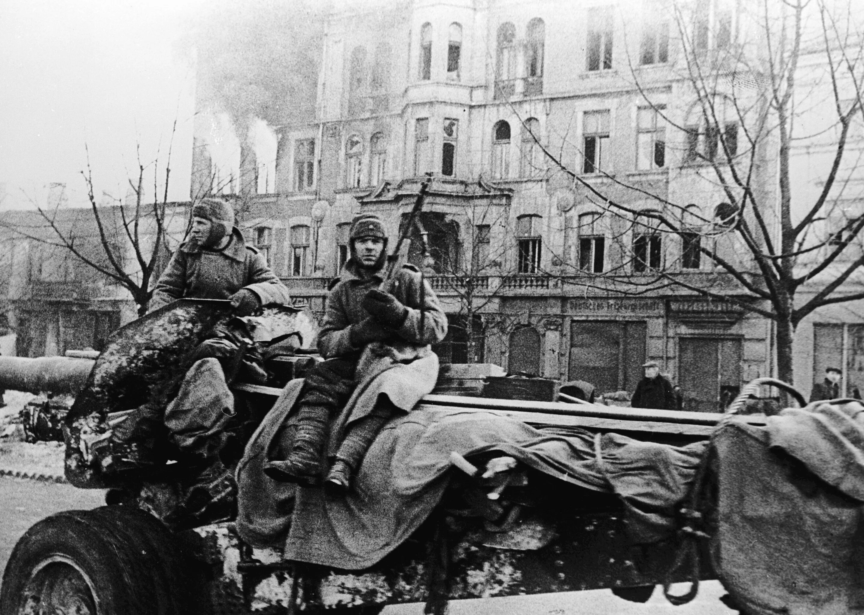 Сентябрь 1944 февраль 1945. Освобождение ченстохова в 1945. висло-одерская операция февраль 1945 года. висло-одерская операция 1944. будапешт 1945.