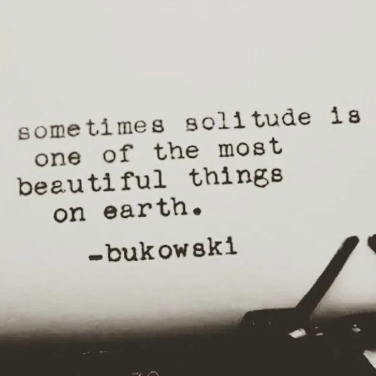 одиночество цитаты про одиночество. одиночество перевод на английский. цитаты на английском эстетика. Jork i walk alone. грустные цитаты на английском.