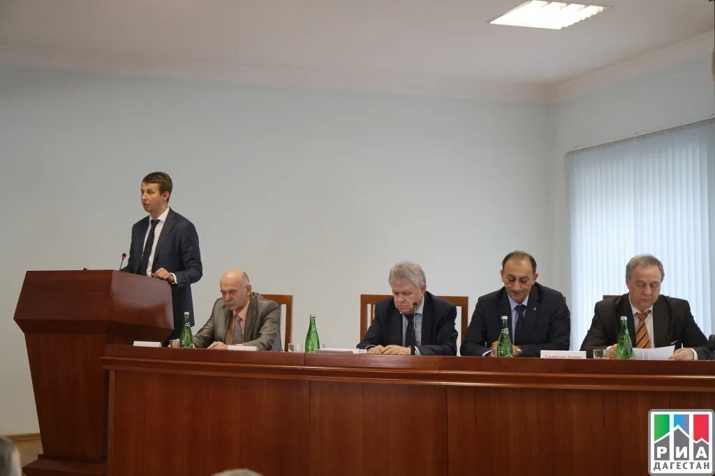 Министр транспорта дагестана. Министр транспорта и дорожного хозяйства республики дагестан. Дорожное хозяйство рд. Дорожное хозяйство рд. Министр транспорта рд.