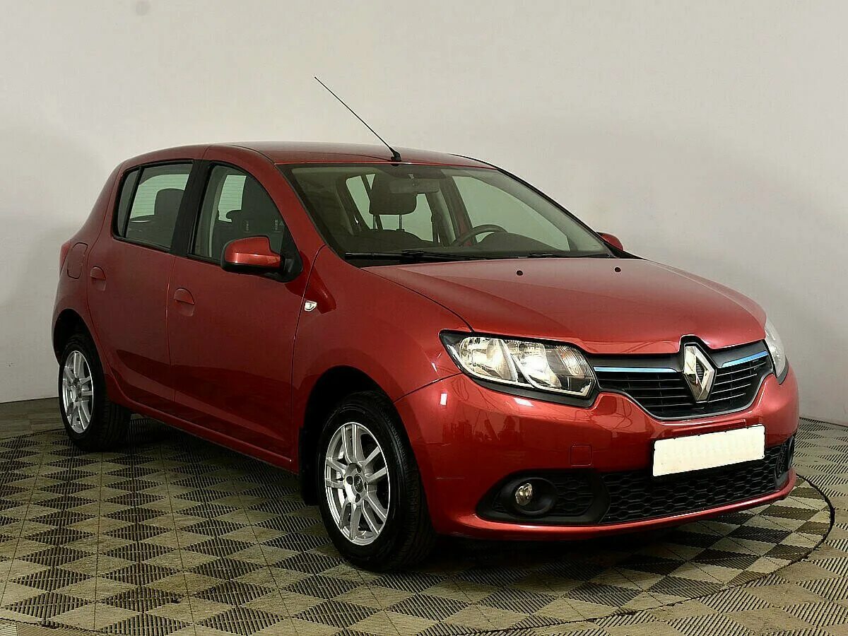 Продам renault. Renault Sandero 1.6 at. Рено Сандеро 2014. Рено Сандеро 2014 1.6. Сандеро 2014 1.