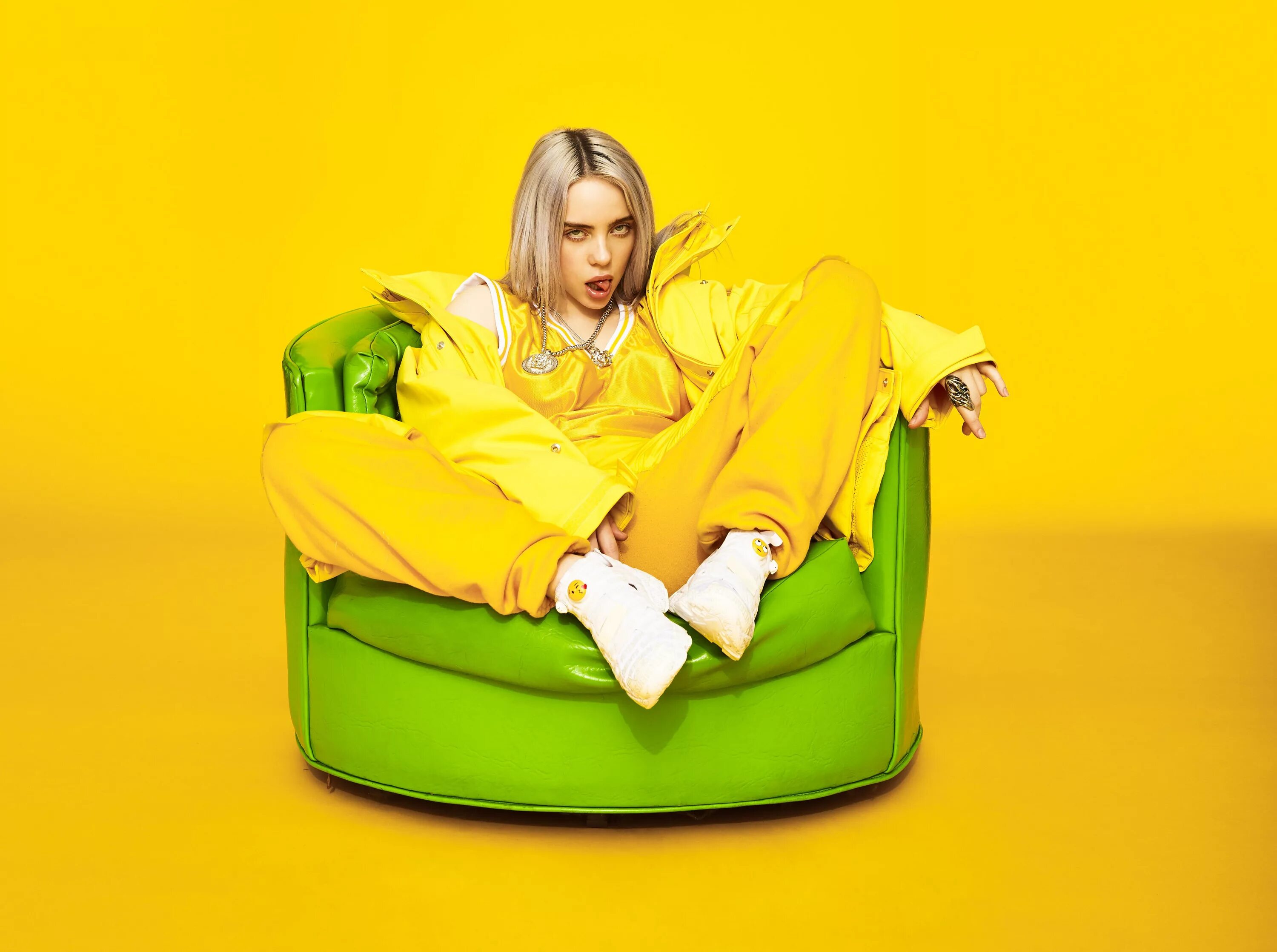 Billie eilish over. Billy Eilish. Billie Eilish 4k. Билли Айлиш в желтом. Billie Eilish HD.