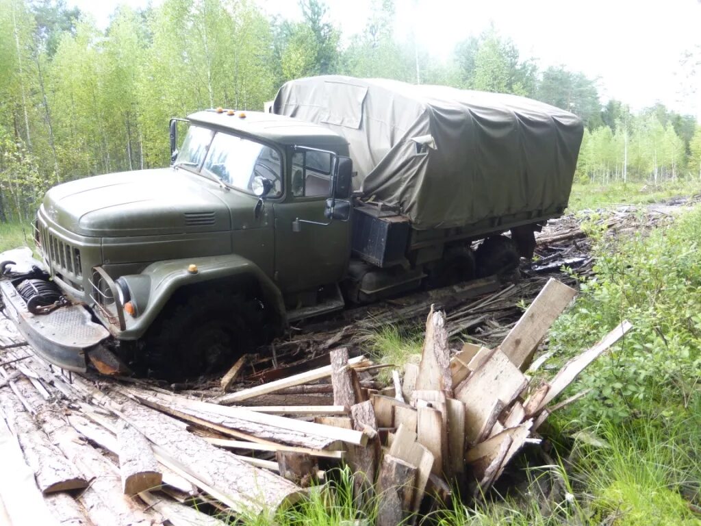 Зил 131 дизельный. ЗИЛ 131 самосвал военный. ЗИЛ 131 дизель. ЗИЛ 131 аккумуляторный отсек. ЗИЛ 131 УПГ.