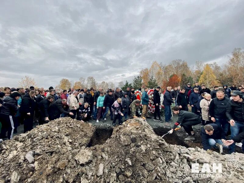 Шторм z выплаты погибшим. Похороны мобилизованных в Челябинской. Прощание в Челябинской области. Похороны в Челябинске погибшего в Украине. Похороны детей погибших.