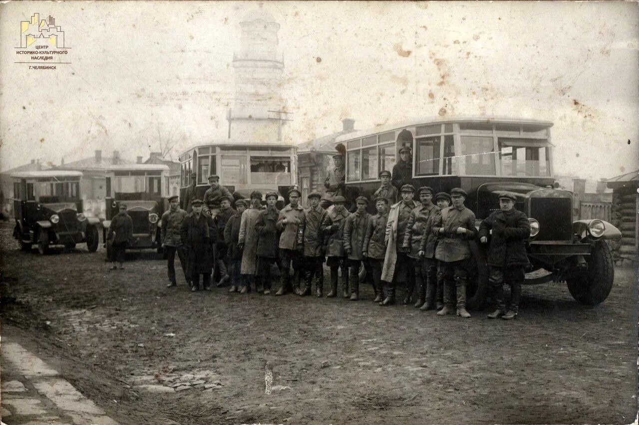 Первый автобус челябинск. История общественного транспорта. Старые автобусы Челябинска. Старый автовокзал Челябинск. История общественного транспорта Челябинска.