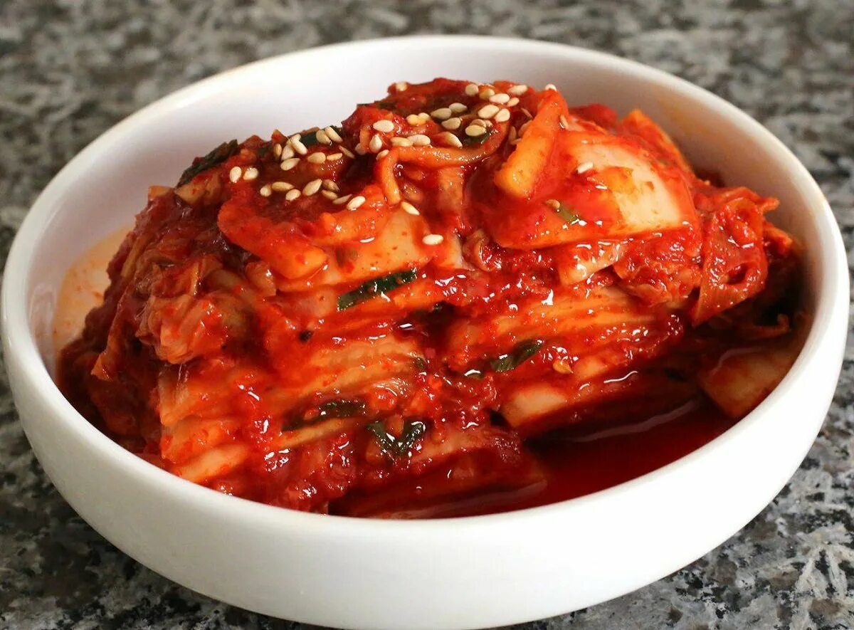 Капуста по корейски с мясом рецепт. Кимчи. Кимчхи Корея. Корейская еда кимчи. Койори кимчи.