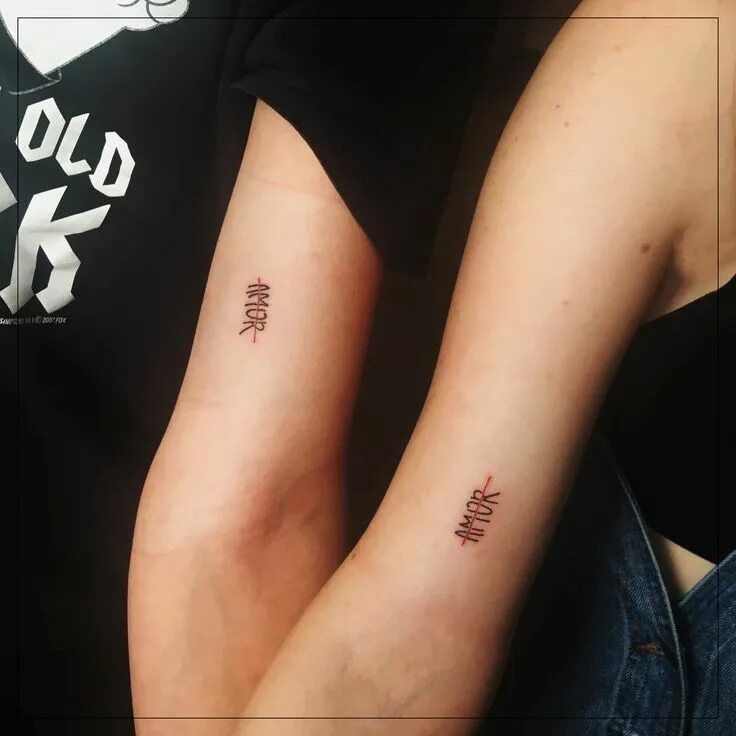 Amor тату на руке. Тату амор на руке. Тату аморе на руке для девушек. Тату амор на руке. Тату амор на руке.