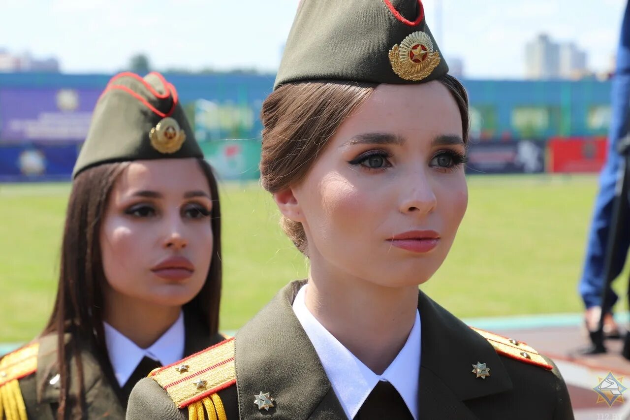 Парадеевич фото. Белорусские девушки. Пилотка МЧС. Женщина белоруска. Красивые Белорусские девушки.