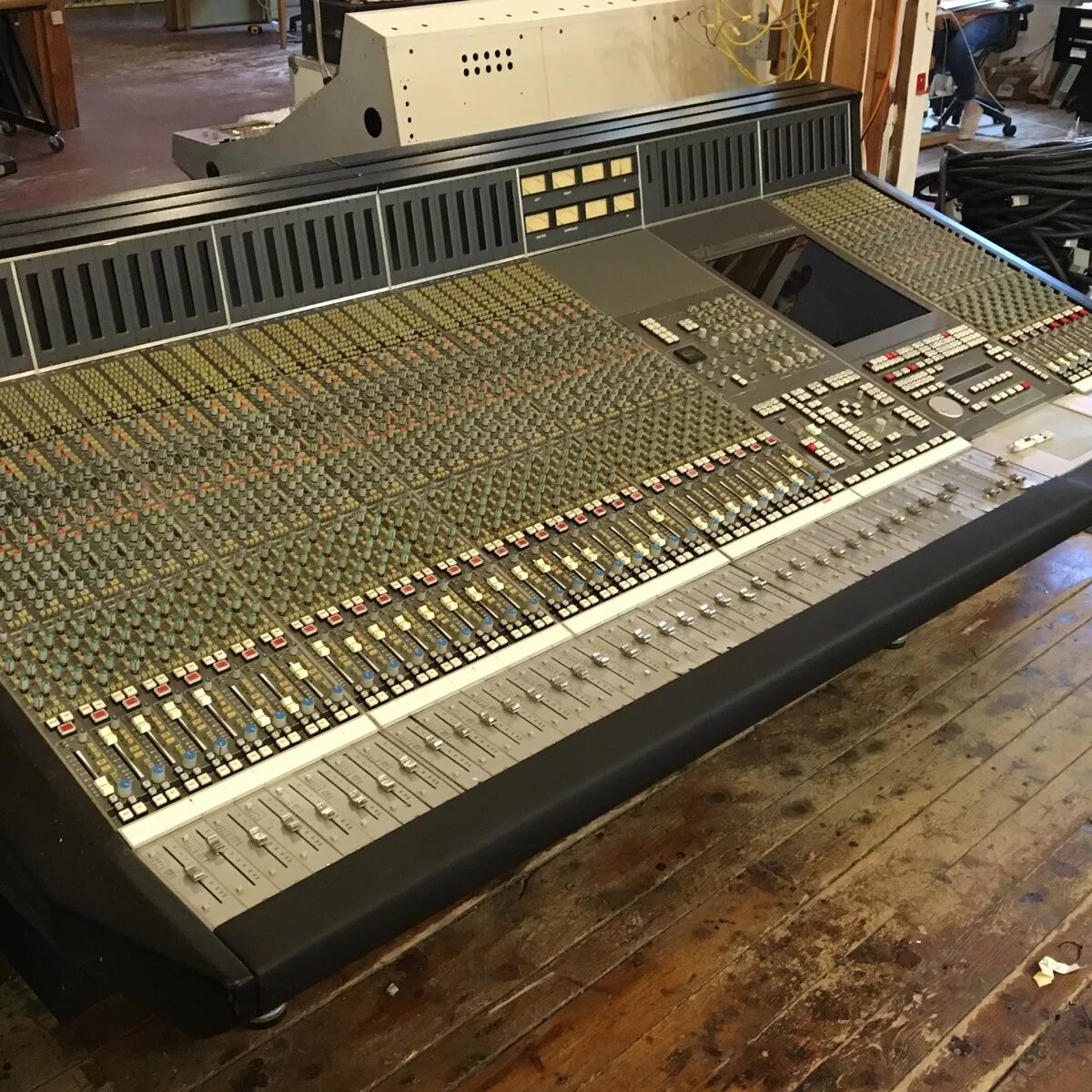 Ssl console. Ssl9000j. микшерный пульт ssl 9000. bx_console ssl 9000 j. ssl xl mx 4-16.