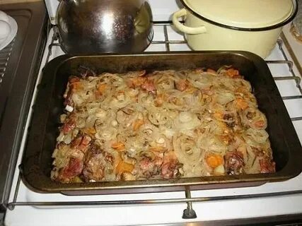 Мясо грибы в духовке на протвине