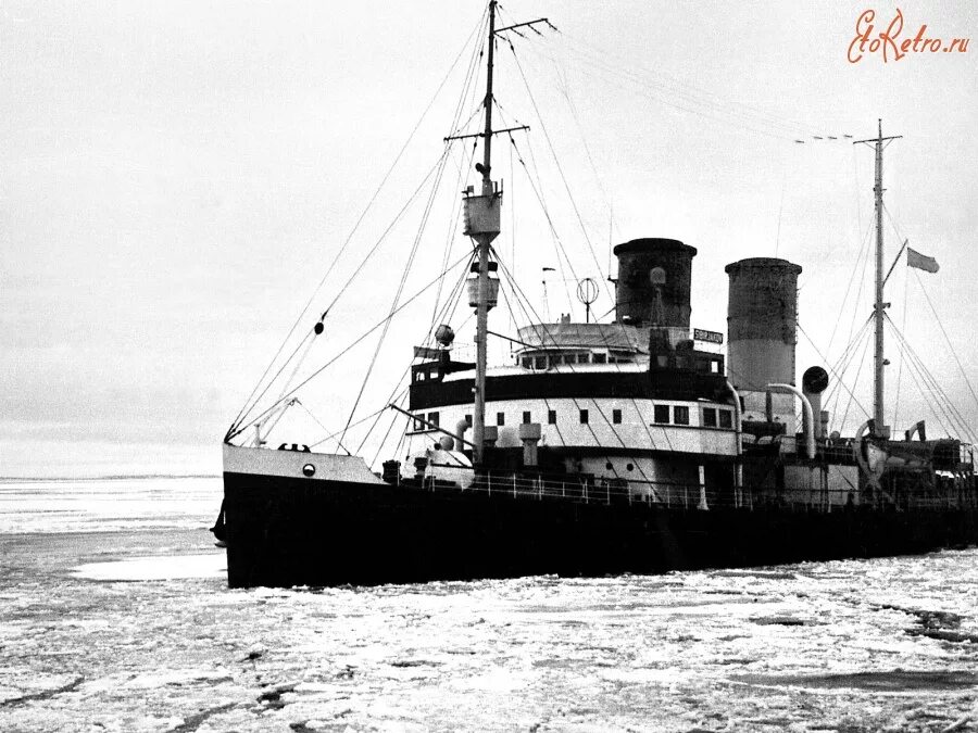 Пароход десна. Ледокол Сибиряков 1932. Ледокольный пароход Сибиряков 1932 год.