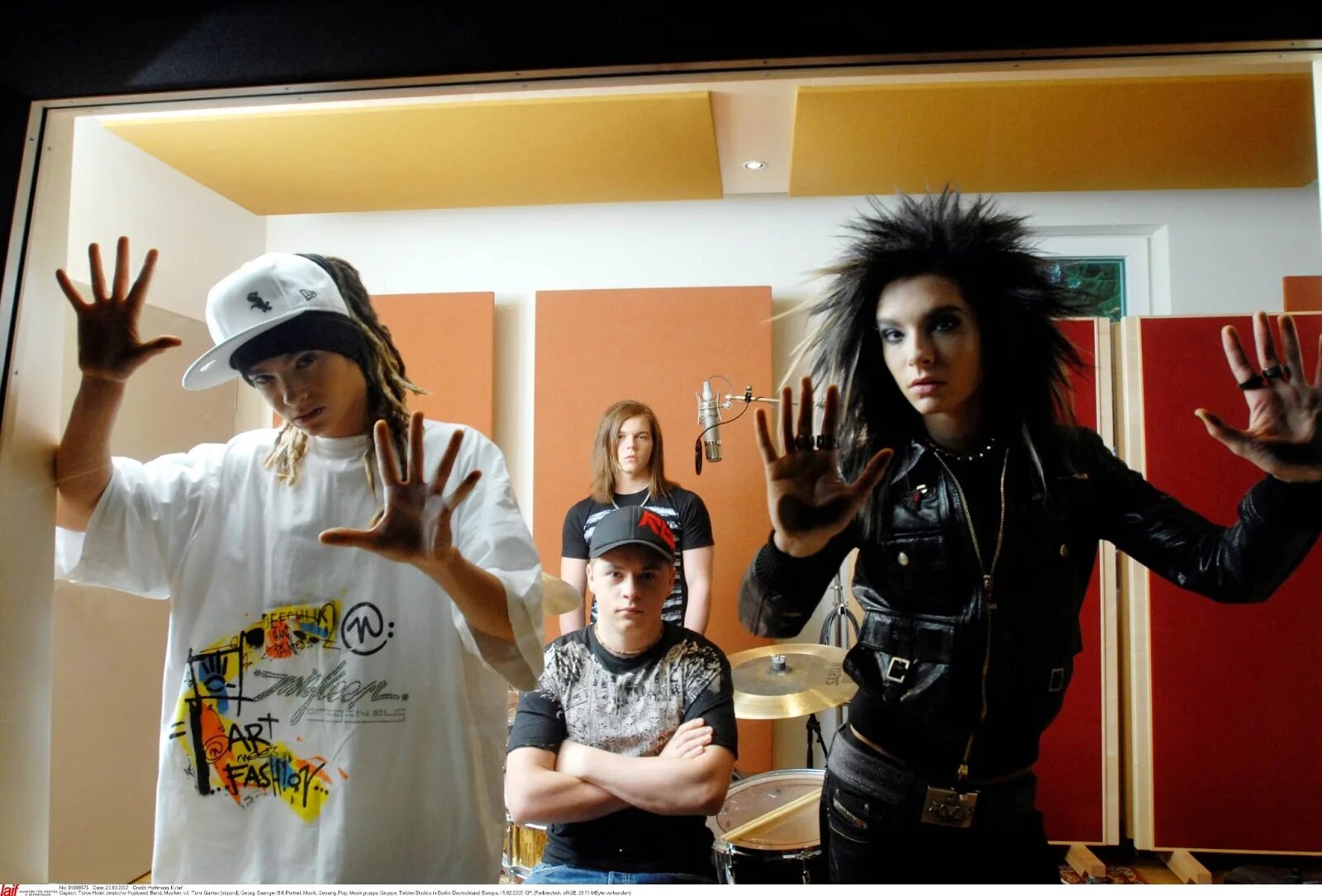 Токио хотем. Группа tokio hotel 2007. токио хотел 2008. tokio hotel солистка.