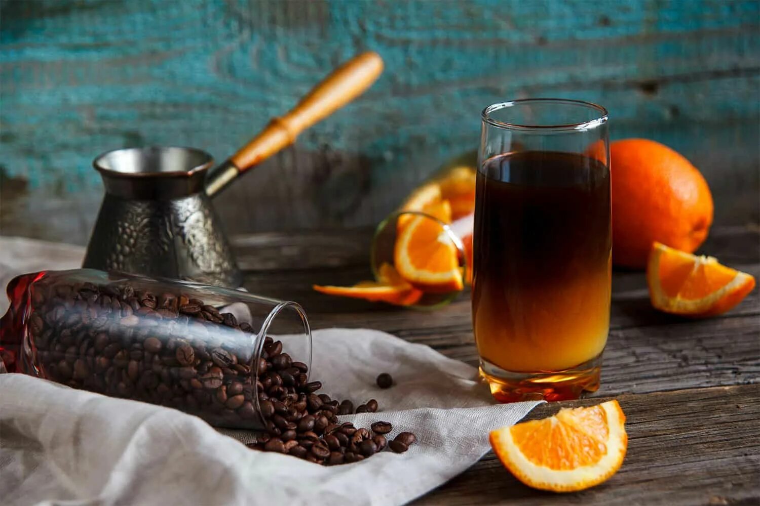 Бамбл кофе с апельсином. Кофе с апельсиновым соком. Цитрусовый кофе. Кофе с апельсиновой цедрой.