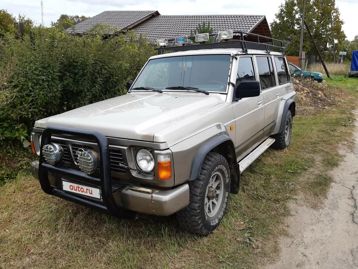 Выпуск ниссан патрол. Nissan Patrol 1995. Nissan Patrol 1995 y60. Ниссан Патрол 1987г. Ниссан Патрол 1995 4.2 дизель.