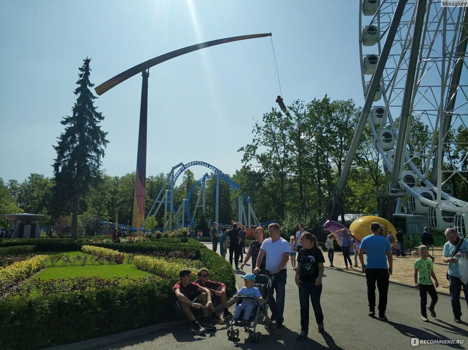Парк аттракционов в питере диво остров. Диво парк метро. Парк на крестовском острове спб. Диво остров питер. Крестовский остров санкт-петербург аттракционы.