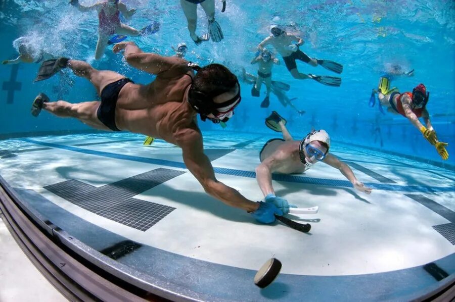 Unusual sporting. Подводный хоккей в Великобритании. Необычные виды спорта. Подводный хоккей это вид спорта. Самые необычные виды спорта.