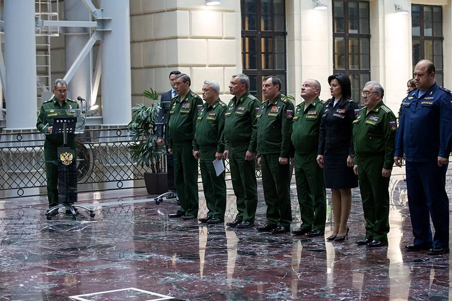 Военно социальный центр мо рф. Фрунзенская Шойгу. Волосатов Министерство обороны. Дежурный генерал вс РФ национальный центр МО РФ. Национальный центр МО РФ Фрунзенская набережная караулы.