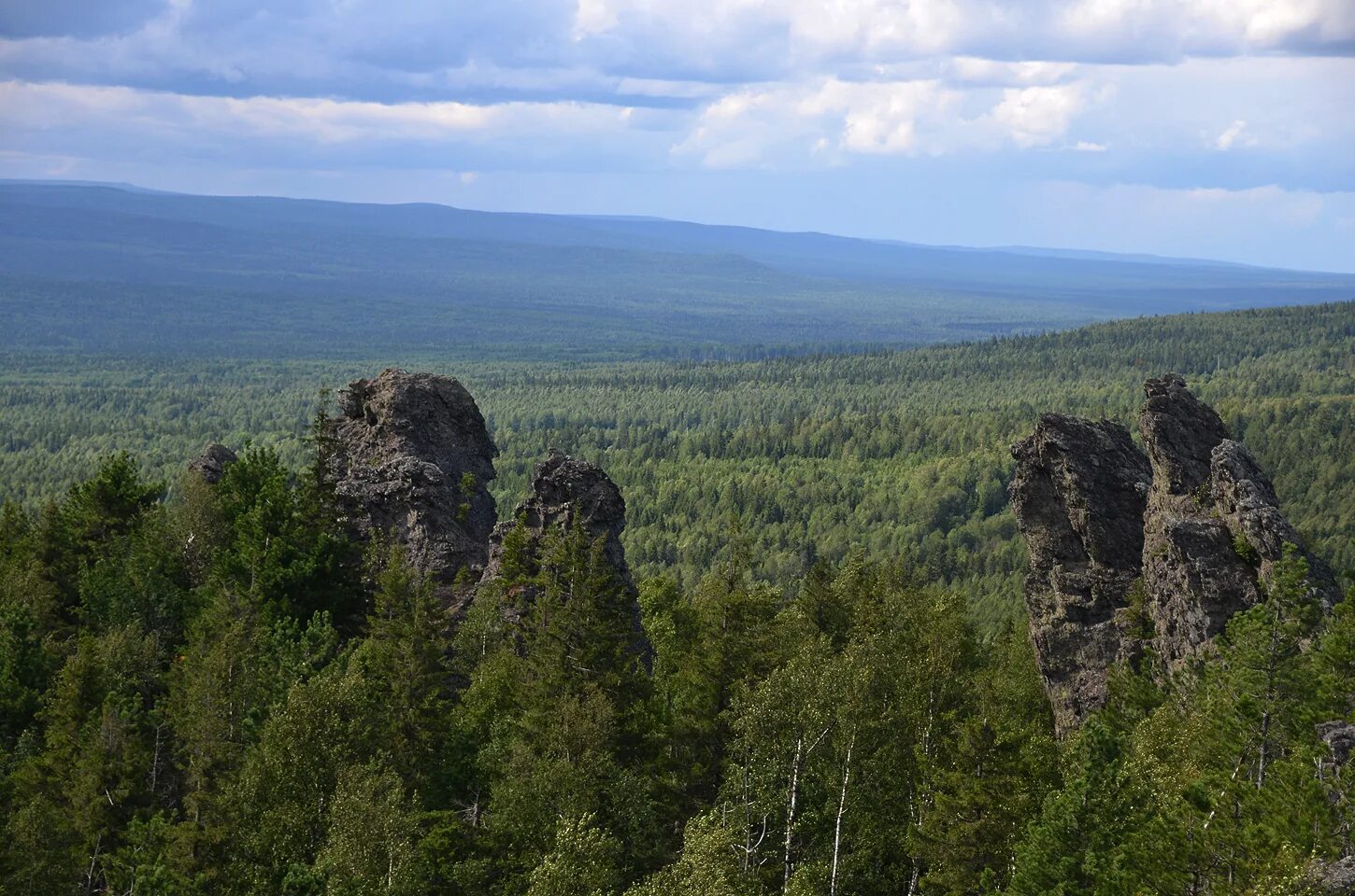 Колпаки пермь. Гора колпаки Пермский край. Гора колпаки и граница Европа-Азия. Природный парк колпаки. Колпаки Пермский край летом.