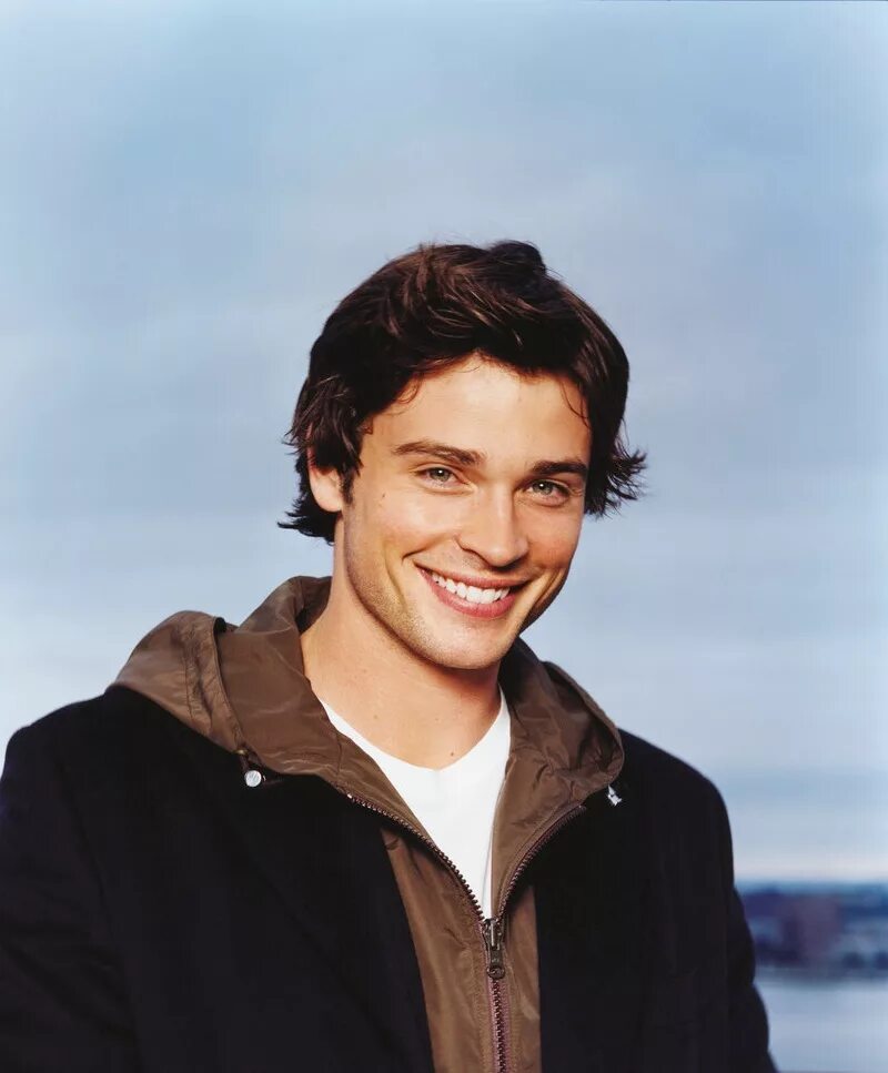 Tom can well. Том Уэллинг. Том Уэллинг 20 лет. Tom Welling 2014.