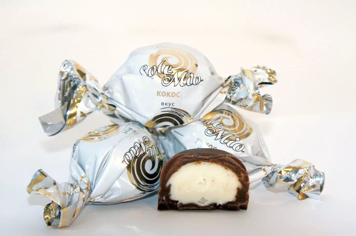 Ландрин 120 кокос. Польские конфеты с кокосом. Конфеты «умные сладости» с кокосовой начинкой «шоколадный остров» 90г. Конфеты в коробке с кокосовой стружкой. Конфеты с кокосовой начинкой.