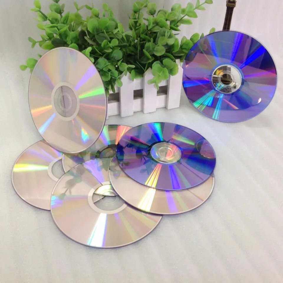 Пятерка дисков. Диск DVD 8.5 ГБ. Princo DVD-R DL 4x 8.5GB. Компакт диск. СД диск.