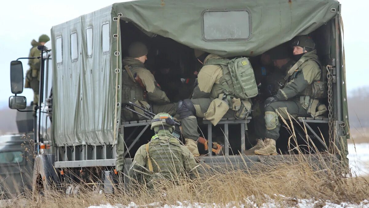 Пикник отношение к спецоперации. Солдаты России на Украине. Срочники. Срочники в спецоперации на Украине. Срочник в спецоперации на Украине.