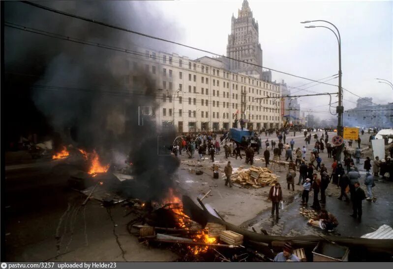 Теракт во время войны. Белый дом штурм 1993. Путч в Москве 1993. Белый дом 1993 год обстрел. Белый дом октября 1993 года в Москве.