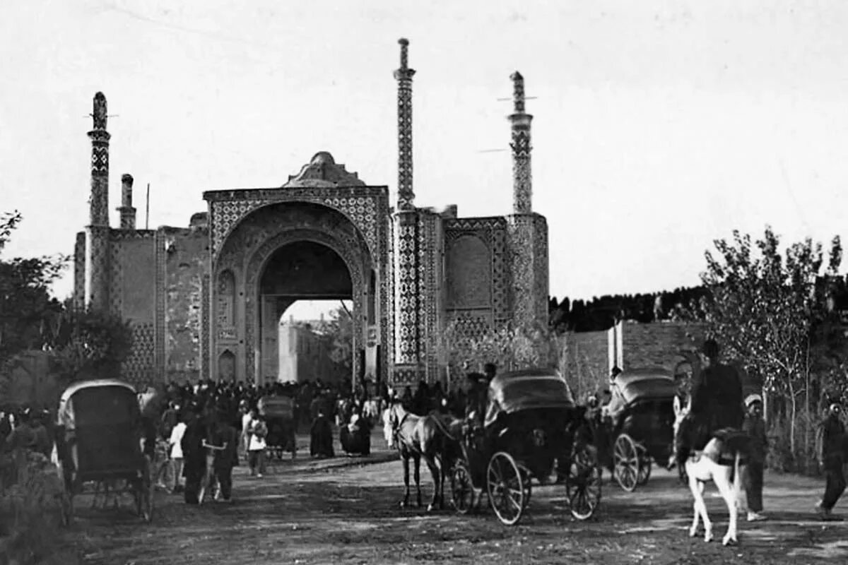 Иран древний город йезд. Тегеран 19 век. Исфахан 16 век. Тегеран 20 века. Тебриз 17 век.