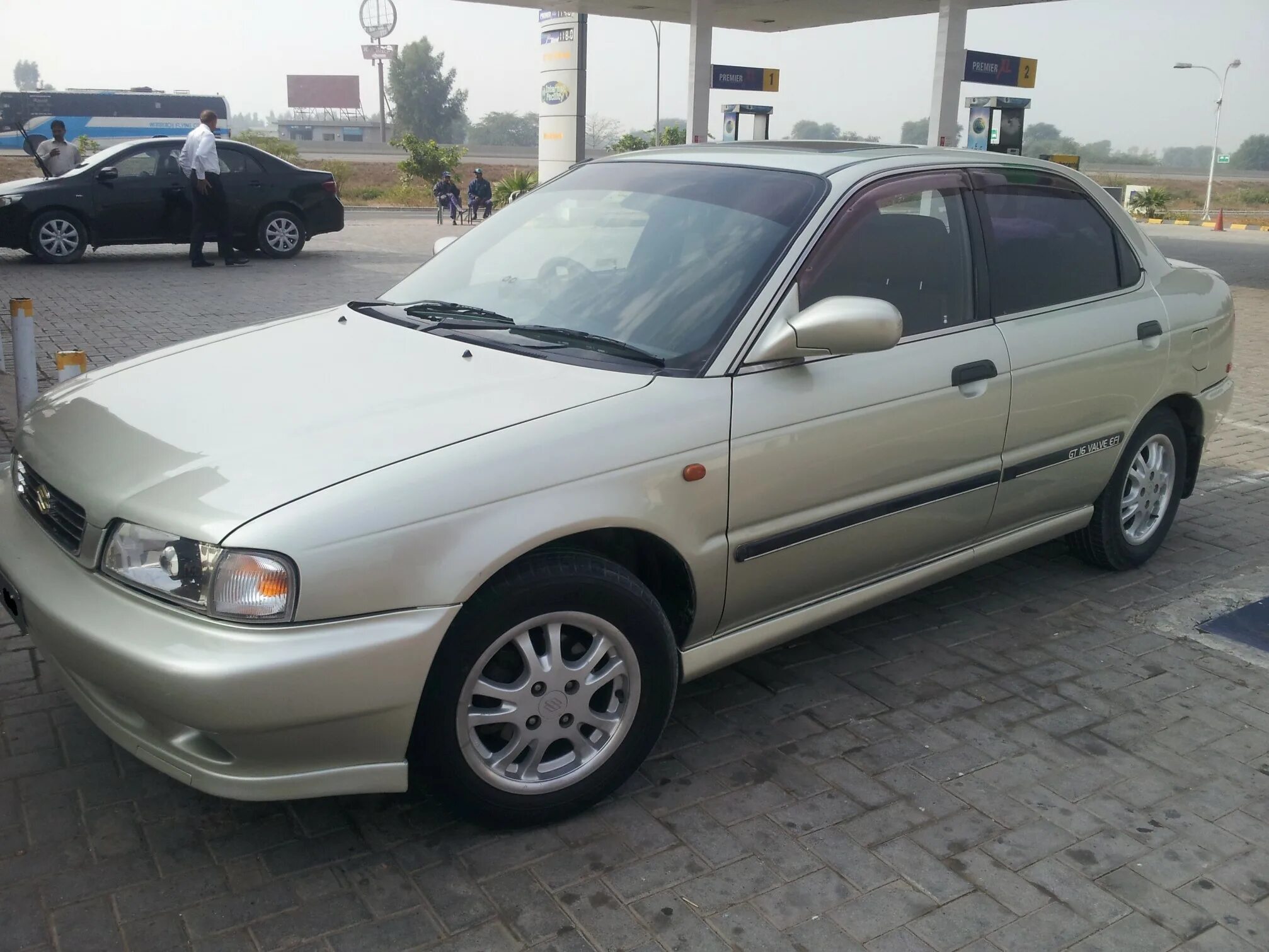 Сузуки балено 2001. Suzuki baleno 1999 хэтчбек. Сузуки балено 1998. Suzuki baleno 1 поколение. Suzuki baleno i 1995 - 2002 седан.