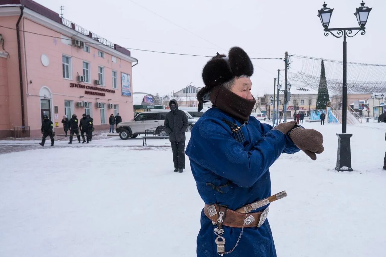 Прогноз на сегодня в улан. Митинг в Улан Удэ. Жители Улан Удэ. Митинг Улан Удэ 2017. Митинг Улан-Удэ Навальный.