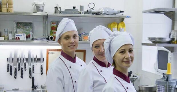 вахтовый метод работы. работа поваром вахта вакансии. требуется повар. повар работа вахтой. столовая на вахте.