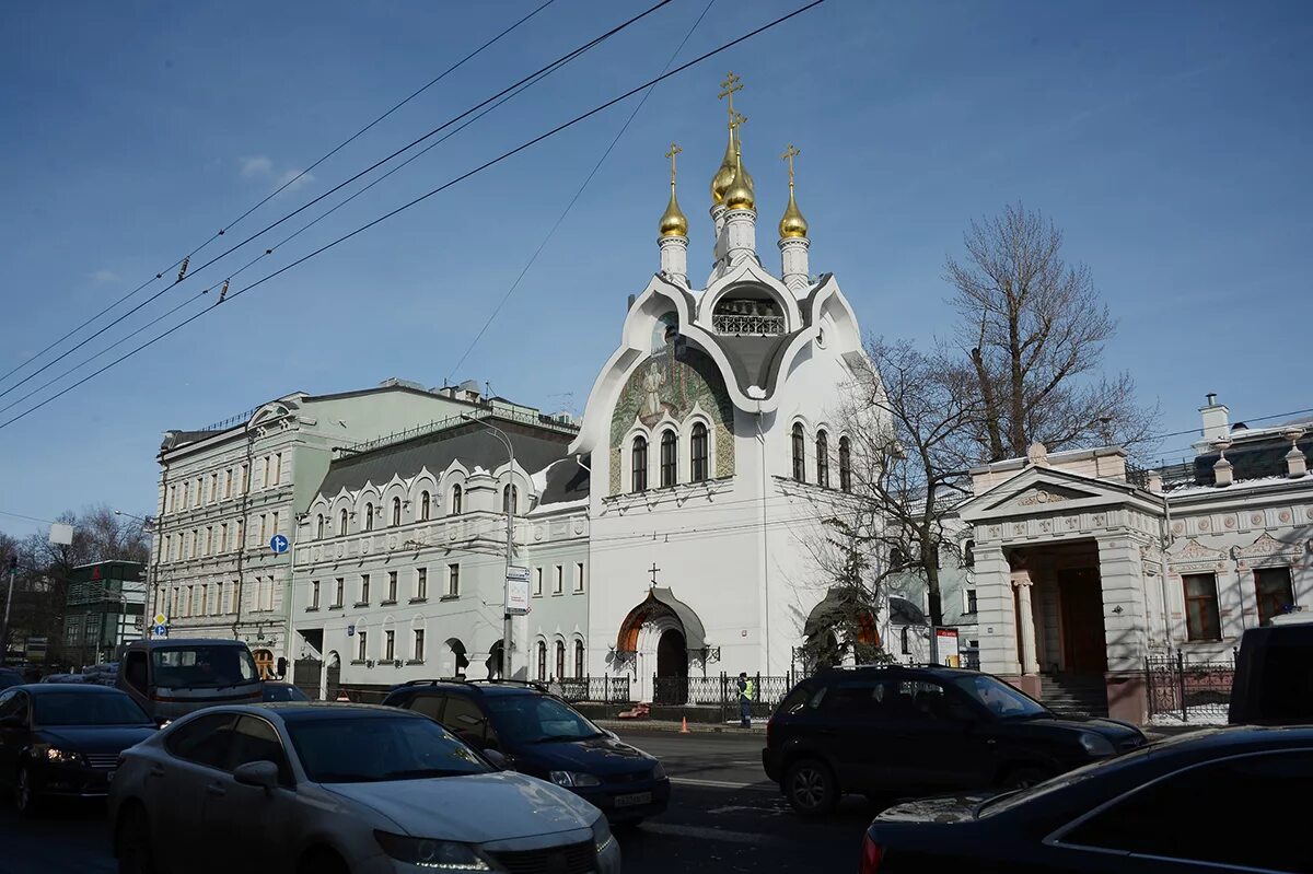 Подворье серафимо дивеевского. Подворье Серафимо-Дивеевского монастыря в Москве. Храм Патриаршего подворья Серафимо Дивеевского монастыря в Москве. Дивеевское подворье в Москве.