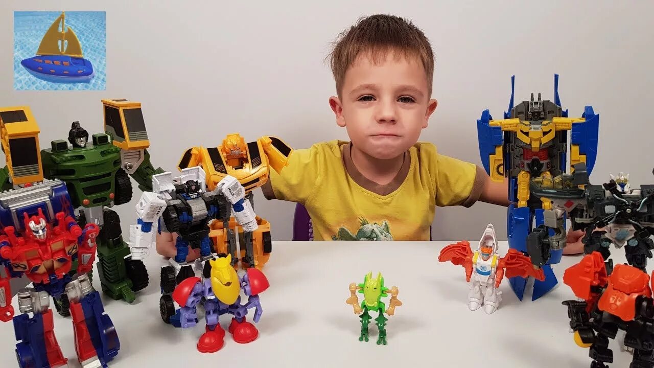 Трансформеры сборка видео. Мальчик собирает робота. Трансформеры собираемся. Трансформеры игрушки для мальчиков из мультфильма. Робот вертом.